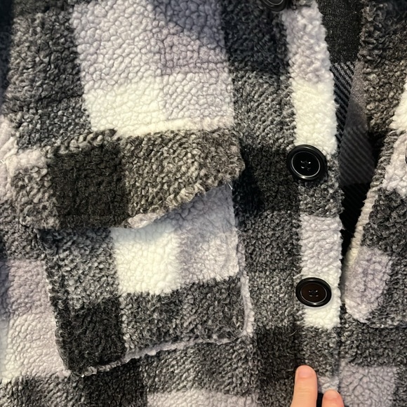 Black and White Flannel Size: XL - Picture 5 of 6
